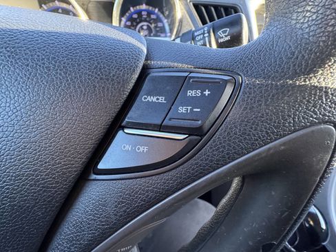 Used 2011 Hyundai Sonata GLS image 12