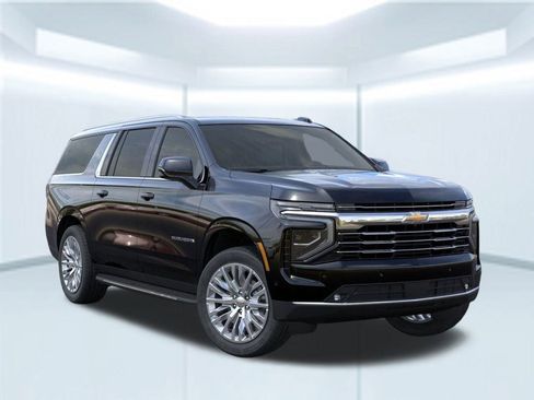 New 2026 Chevrolet Suburban LT image 8