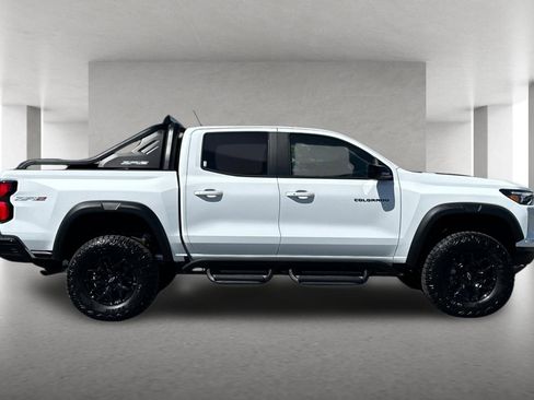 New 2026 Chevrolet Colorado ZR2 w/ Midnight Edition AWD/4WD image 3