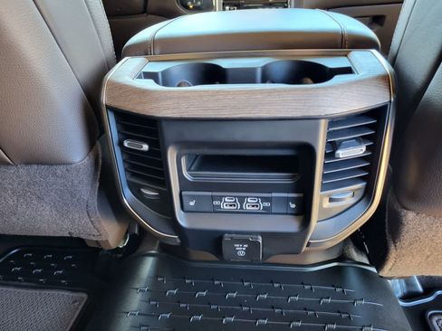 Used 2025 RAM 3500 Longhorn image 31