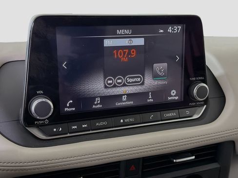Used 2023 Nissan Rogue SV FWD image 33