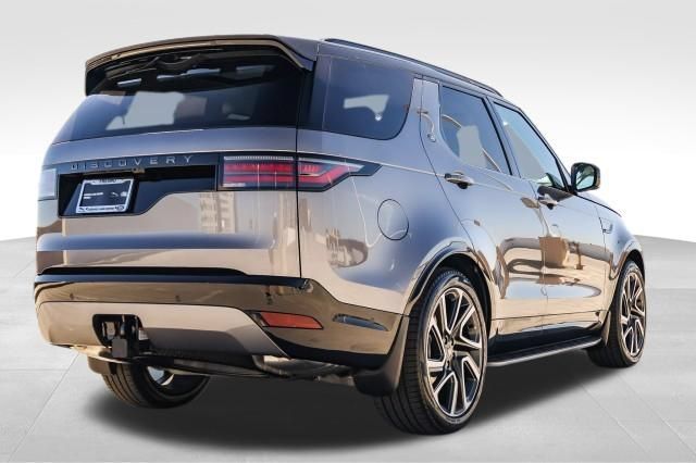Used 2025 Land Rover Discovery Dynamic SE AWD/4WD image 6