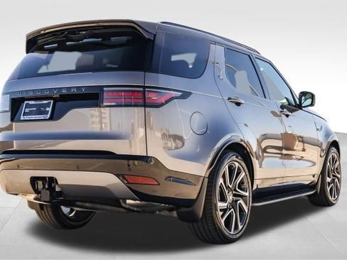Used 2025 Land Rover Discovery Dynamic SE AWD/4WD image 6