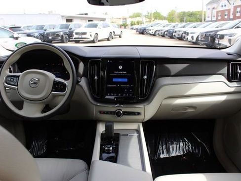Certified 2023 Volvo XC60 B5 Plus AWD/4WD image 22