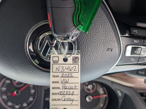 Used 2022 Volkswagen Passat 2.0T image 39