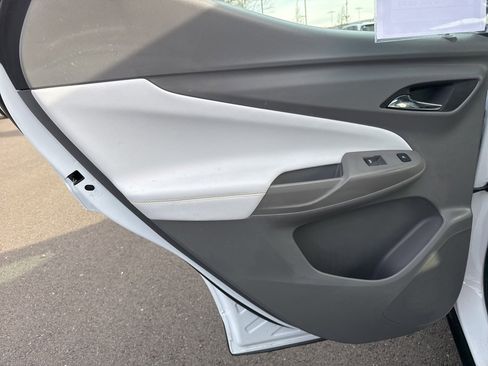 Used 2023 Chevrolet Bolt EUV Premier w/ Sun & Sound Package image 17