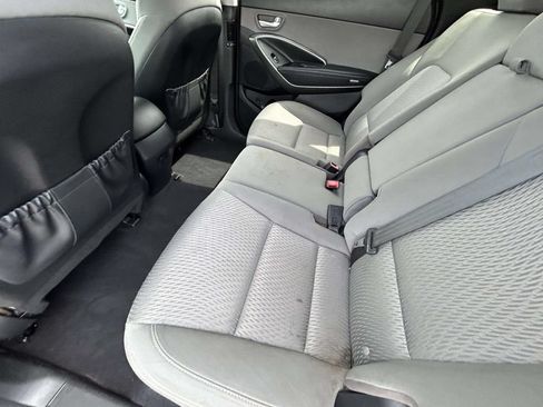 Used 2017 Hyundai Santa Fe SE FWD image 11