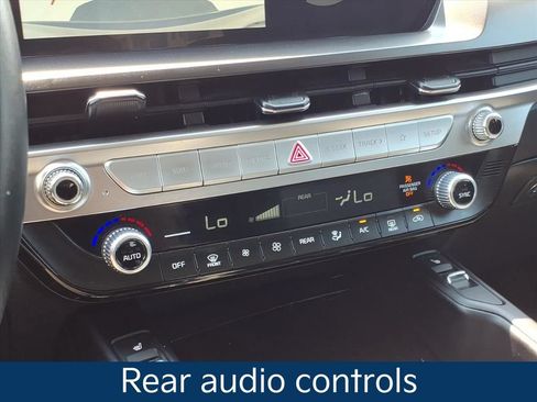 Used 2025 Kia Telluride S FWD image 4