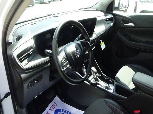 Used 2025 Buick Encore GX Preferred FWD image 17