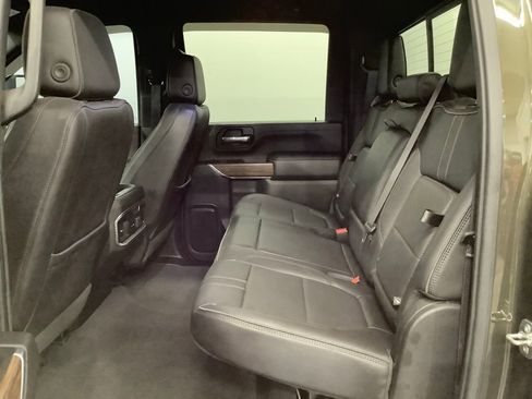Used 2023 Chevrolet Silverado 2500 High Country w/ Technology Package AWD/4WD image 4