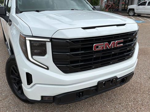 Used 2025 GMC Sierra 1500 Elevation w/ Preferred Package AWD/4WD image 8