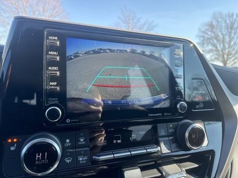 Used 2022 Toyota Highlander XLE image 36