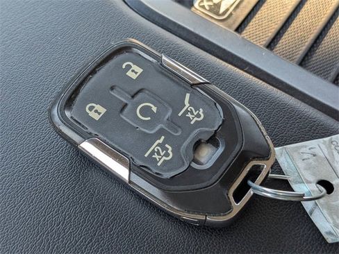 Used 2017 GMC Yukon SLT w/ Open Road Package image 35