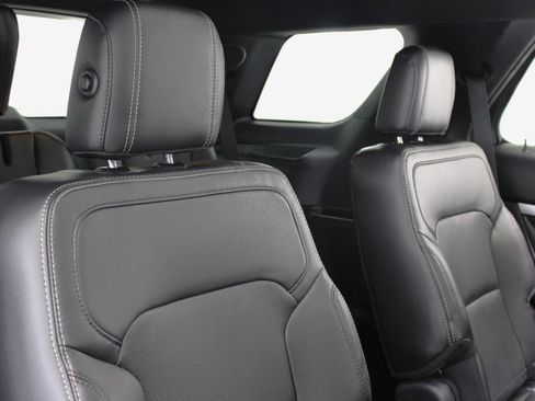 Used 2018 Ford Explorer Limited image 46