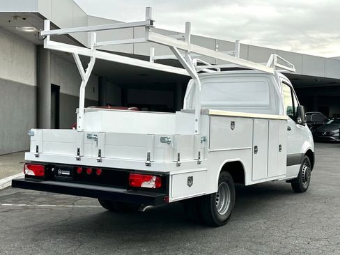 Used 2024 Mercedes-Benz Sprinter 4500 image 10