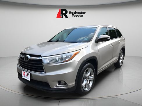 Used 2016 Toyota Highlander Limited Platinum AWD/4WD image 3