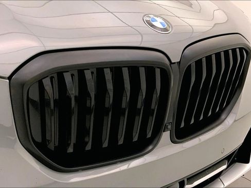 Certified 2025 BMW X5 xDrive40i w/ Parking Assistance Package image 29