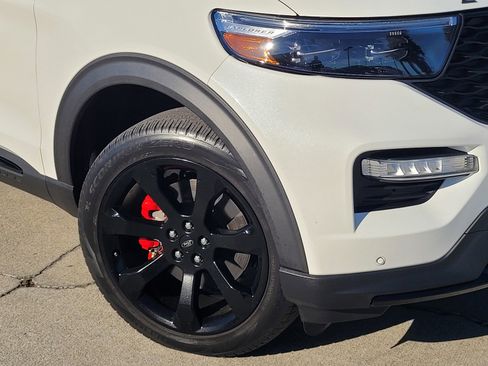 Used 2023 Ford Explorer ST w/ Equipment Group 401A image 9