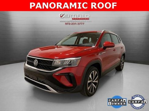 Used 2024 Volkswagen Taos SE image 1