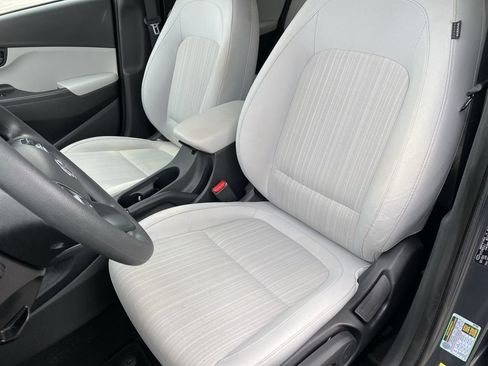 Used 2022 Hyundai Kona SEL FWD image 11