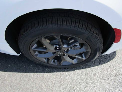 New 2026 Chrysler Pacifica Limited w/ Uconnect Theater Family Group AWD/4WD image 9
