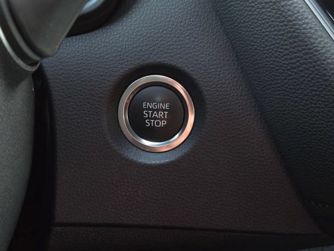 Used 2025 Toyota Corolla SE FWD image 18
