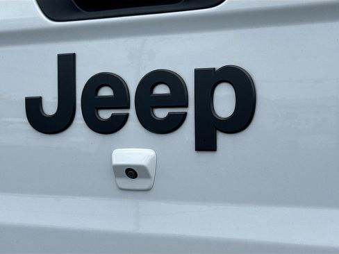 Used 2020 Jeep Gladiator Sport w/ Quick Order Package 24S AWD/4WD image 15
