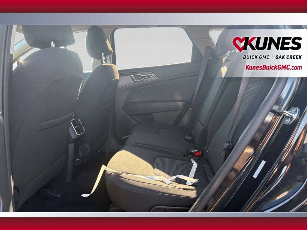Used 2026 Kia Sportage LX FWD image 30