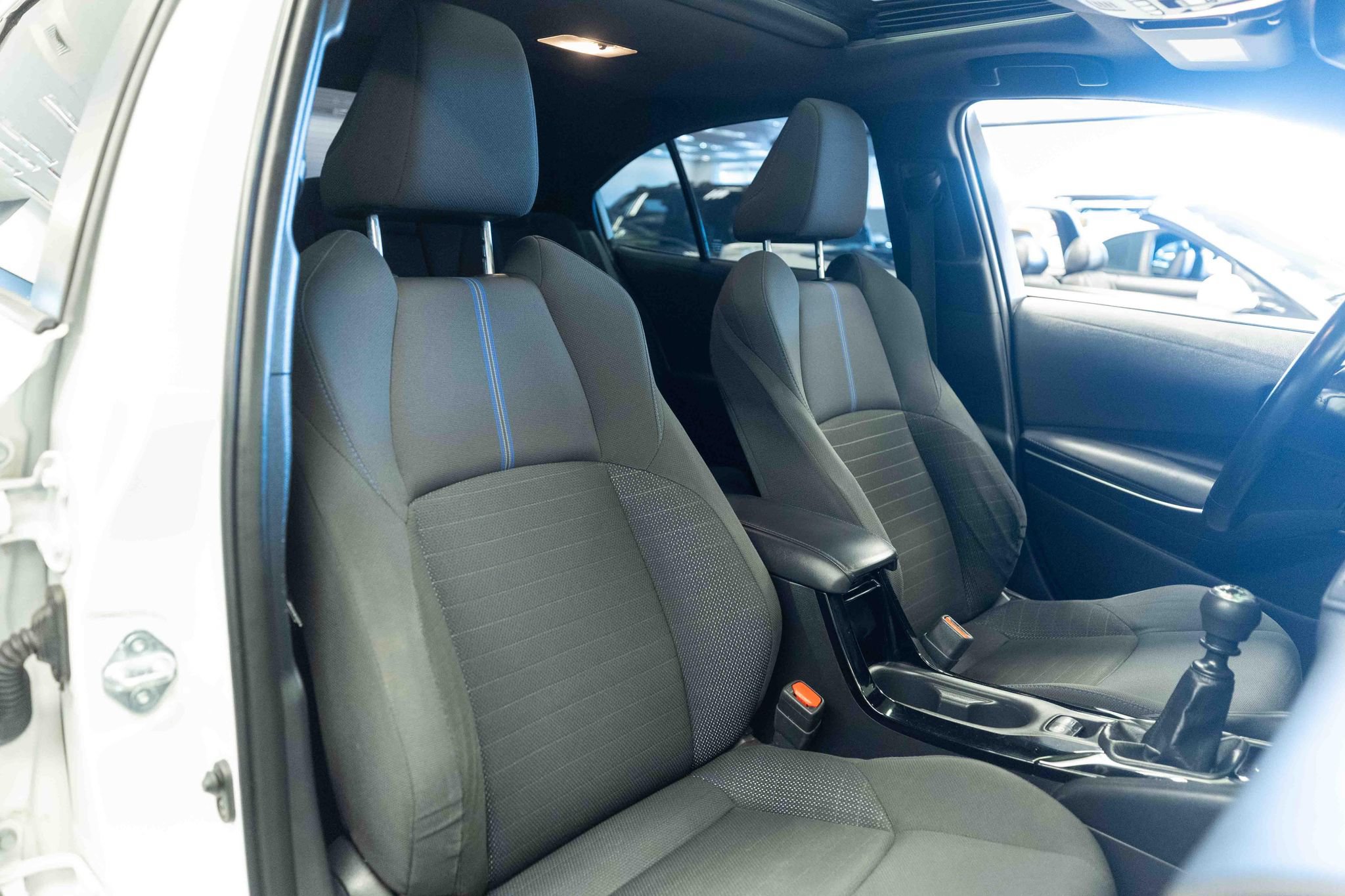Used 2022 Toyota Corolla SE w/ Carpet Mat Package (TMS) FWD image 14