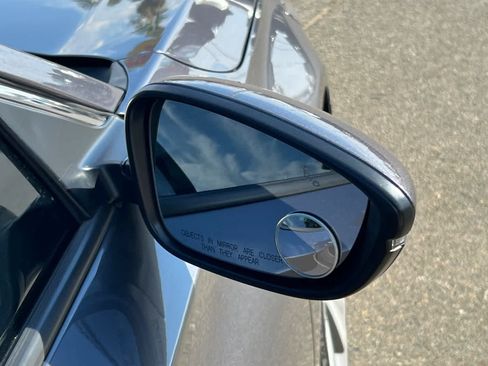 Used 2018 Honda Accord Touring image 19