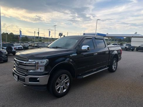 Used 2018 Ford F150 Lariat w/ Equipment Group 502A Luxury AWD/4WD image 3