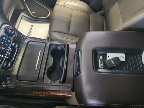 Used 2019 Chevrolet Suburban Premier image 30