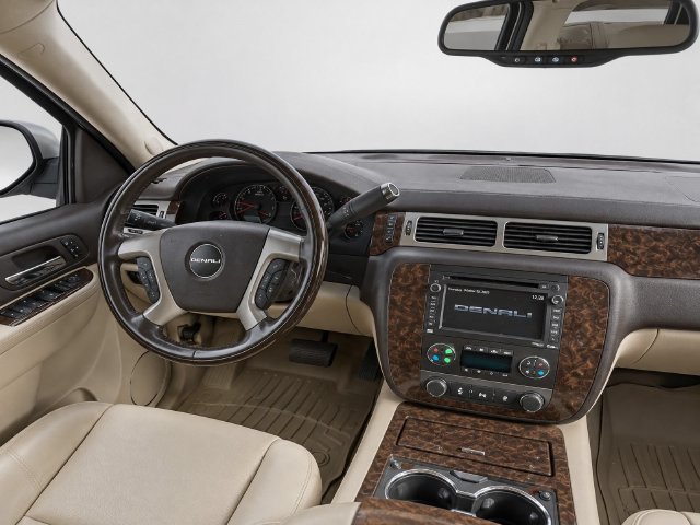 Used 2013 GMC Yukon Denali AWD/4WD image 30