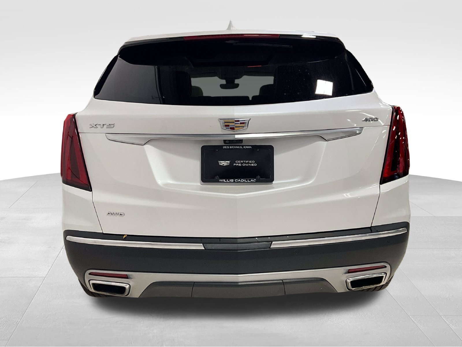Used 2023 Cadillac XT5 Premium Luxury w/ Technology Package AWD/4WD image 6