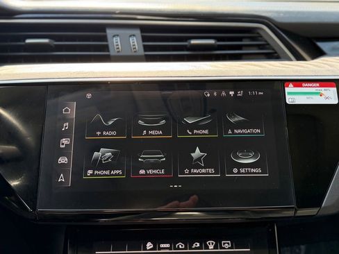 Used 2021 Audi e-tron Prestige w/ Prestige Package AWD/4WD image 38
