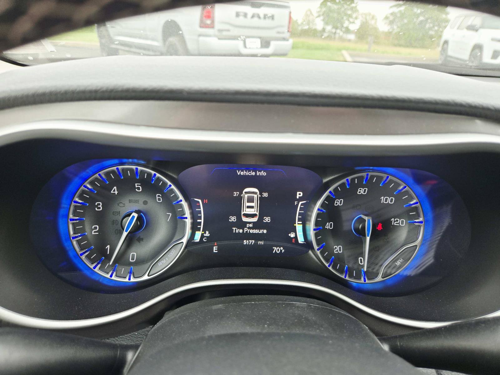 Used 2024 Chrysler Pacifica Touring-L FWD image 27