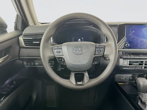 Used 2025 Toyota Camry LE FWD image 18
