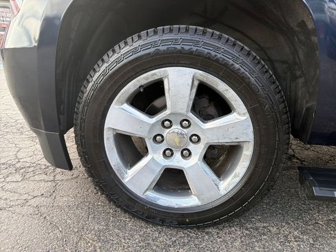 Used 2020 Chevrolet Suburban Premier AWD/4WD image 31