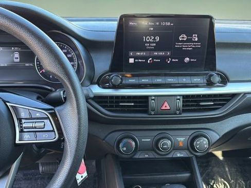 Used 2023 Kia Forte LXS image 10