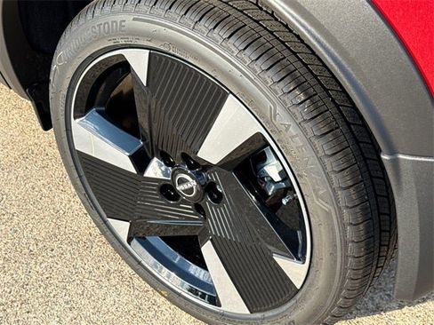 New 2026 Nissan Kicks SR image 10