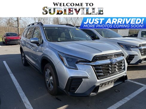 Used 2025 Subaru Ascent Premium image 1