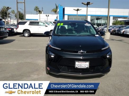 Certified 2022 Chevrolet Bolt EUV Premier w/ Sun & Sound Package image 2