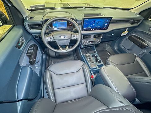 New 2025 Ford Maverick Lariat w/ Black Appearance Package image 9