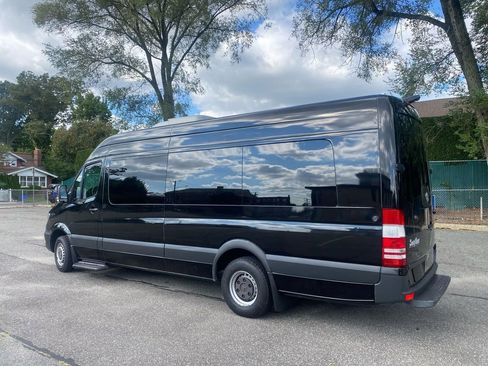 Used 2017 Mercedes-Benz Sprinter 3500 image 5