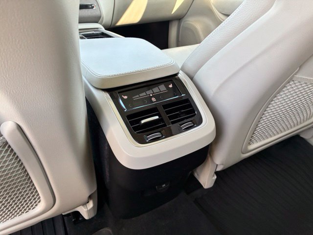 Used 2023 Volvo XC90 B6 Plus w/ Protection Package Premier AWD/4WD image 12