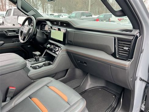 Used 2024 GMC Sierra 1500 AT4 w/ Technology Package image 30