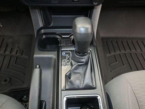 Used 2019 Toyota Tacoma SR w/ SR Convenience Package image 9
