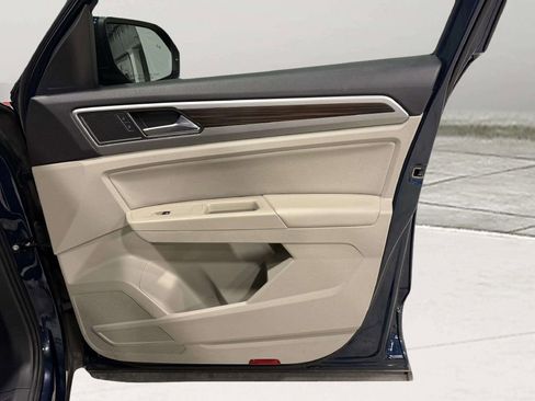 Used 2021 Volkswagen Atlas SE image 33