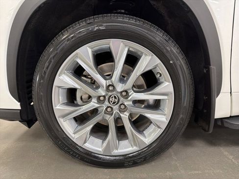 Certified 2021 Toyota Highlander Limited image 8