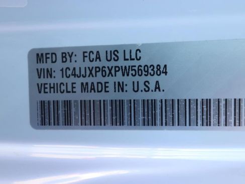 Used 2023 Jeep Wrangler Unlimited Sahara image 9